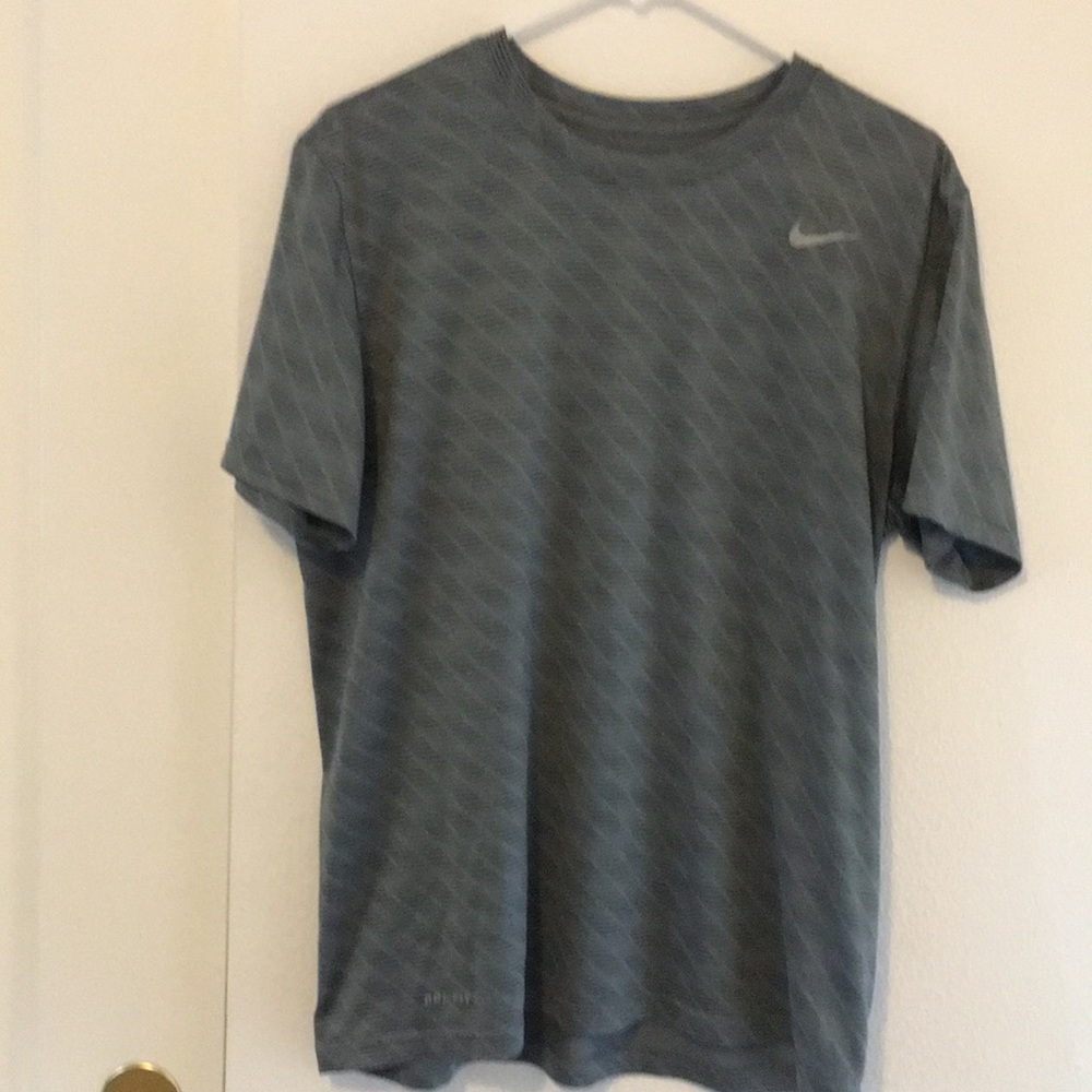 Nike Men’s shirt. Size large.